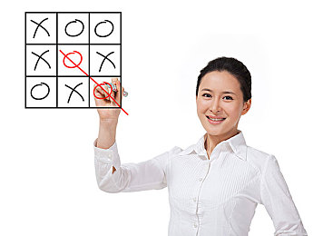 女女羞辱丨Ⅴk：社交平台风云：揭幕网络暴力与性别歧视的阴影-1