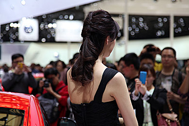 白丝校 扒开美腿甜美视频软件：视觉盛宴，互动新潮：揭秘时尚短视频软件的魔力世界-1