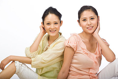丝袜老师让我 了一夜网站：独特“丝袜老师”游戏一夜爆红，引发热议与监管思考-3