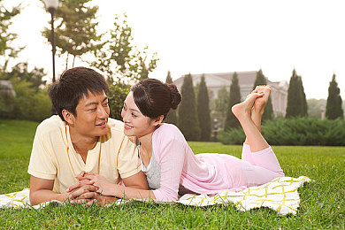 三个人对我又 又摸：指尖传情，共享欢乐：揭秘“三人互动游戏”的独特魅力之旅