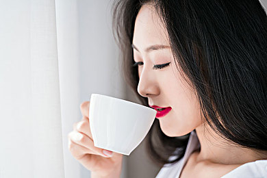 成品人直播app下载杏仁视频：直播新宠崛起，杏仁视频引领互动潮流，用户心悦诚服-3