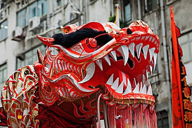人人操人人玩：《全民竞技场》激战正酣，策略技巧一网打尽