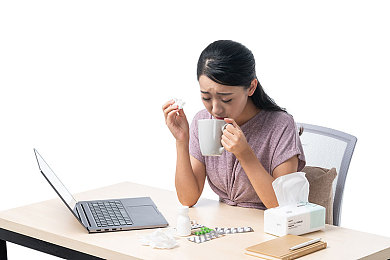 福建大菠萝：网络美食新宠：福建创新菠萝料理走红，独特风味引关注