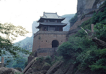 春雨直播在线观看视频免费播放：春雨直播盛宴来袭：高清免费游戏直播，畅享电竞精彩瞬间
