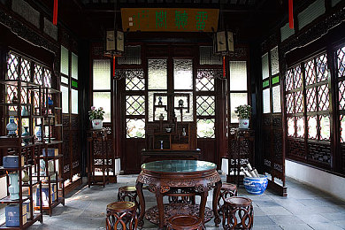 男男视频网站：揭秘男男视频魅力：独特平台引领全新观看风尚，体验真实互动生活