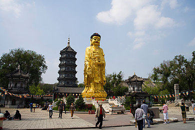 超碰色色：网络监管与玩家体验：揭秘“超碰”游戏争议背后的网络生态