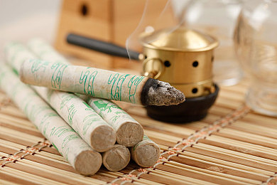 按摩按到高潮A片：“按摩师意外触碰敏感部位引热议，行业规范亟待加强，公众担忧与反思并行”-2