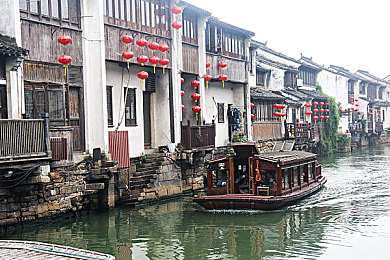 夏天摩托车载岳回姥姥家精彩片段：夏日亲情之旅，摩托车载梦回故乡温馨瞬间-2