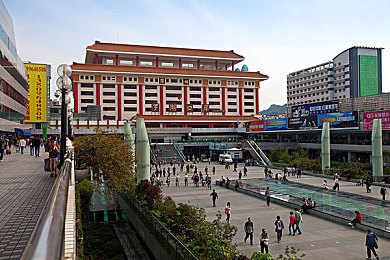 亲子乱一区二区中国女人：伦理失范警示录：家庭教育的缺失与反思，共建和谐家园之路