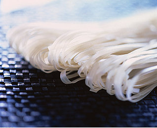 花季传媒3.0.8破解版下载：破解潮涌，游戏生态：正版维护，和谐共舞-2