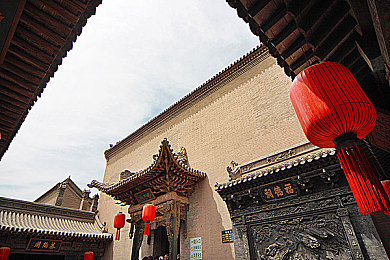 热心的朝阳群众51cgfun最新视频：游戏乐融融，邻里情更深——共筑温馨社区新风尚-2