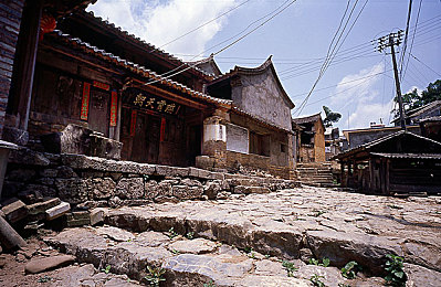 三上悠亚的作品在哪儿可以看：“解锁三上悠亚魅力之旅，合法观影，共筑文明网络空间”