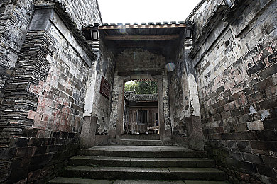 国产一AV：国产游戏新巅峰：一探《一AV》独特魅力，畅享娱乐盛宴-3