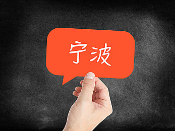 母爱的颜色主要写了什么：多彩亲情绘人生画卷，感悟母爱温暖心灵之旅-1