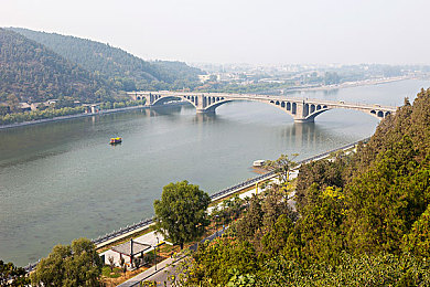 美女扒了内裤又露出奶头视频软件：奇幻探险之旅，揭秘神秘互动奇遇记-2