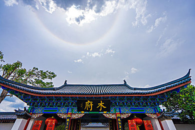 软件女脱衣服：互动游戏引争议，道德边界再探讨：揭秘成人内容游戏风波