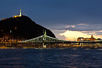 西方37大但人文艺术137：东西方艺术瑰宝交融，文化盛宴共鉴奇妙之旅-4