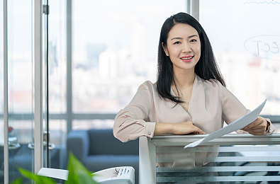 聊黄app：“网络社交新现象：聊黄应用引发娱乐与规范双重讨论，监管挑战待解”-2