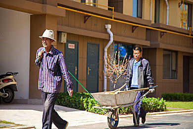 挽起裙子跨开双腿坐上去：舒适革新，健康之翼，座椅新体验，畅享每一刻-3