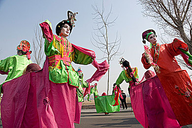 18免费：“解谜探险新潮流，免费游戏再掀狂潮：揭秘“18”后市场奇观”-4
