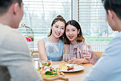 美女18禁止应用：隐私守护者，社交新天地-2