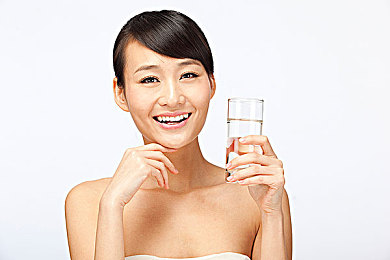 日韩一二三：揭秘时尚潮流密码：日韩风格引领全球，打造个性生活态度-4