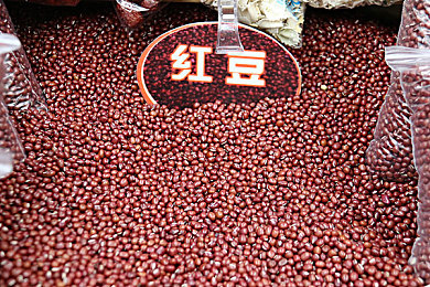 男生被强迫戴飞机杯榨精故事：飞机杯新潮流：揭秘男性减压新宠，独特体验引热议-3