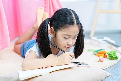 女学生包裹成木乃伊：古墓谜影：灵魂复苏，探险寻踪解谜之旅-4
