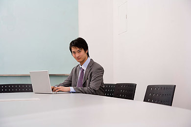 亚洲裸男洗澡自慰Gay：裸男洗浴自慰乐趣，独特游戏体验来袭-3