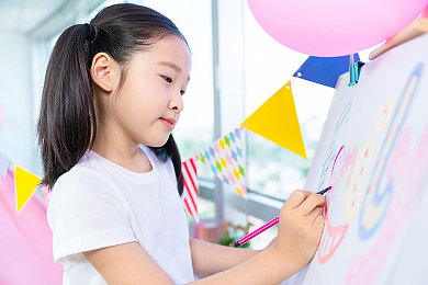 最新暗呦小U女：惊悚揭秘：暗呦小U女独领风骚，技能组合玩转战场-4