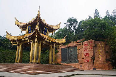 艳女直播app：直播风潮涌动，伦理争议频发，平台自律之路待启-5