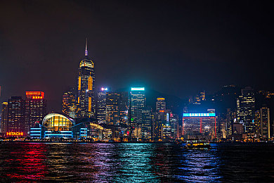 操逼软件免费看：揭秘免费诱惑，网络监管警示：守净空间，文明同行-5