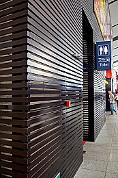 吕总扣鱼鳃：网络直播争议事件：揭秘“扣鱼鳃”吕总引发的社会伦理反思-5
