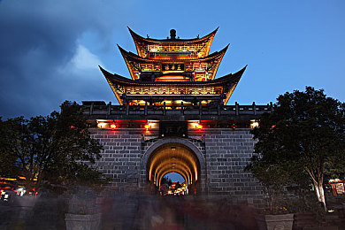 久久精品亚洲精品：穿梭亚洲雅韵，尽享文化盛宴之旅-4