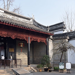 少妇厨房做爰视频免费：网络陷阱警示：免费视频APP，警惕色情诱惑-4
