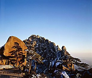 铜铜铜免费下载：神秘探险激战正酣，画面剧情引玩家狂热追逐：铜铜铜游戏下载热潮席卷而来-5