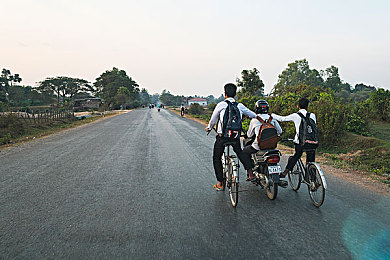 18岁勿进：探秘成人禁域，解锁心跳惊悚之旅-5