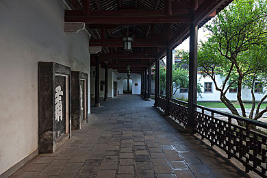 男按摩师与寂寞少妇：情感漩涡，按摩室里的伦理与慰藉边界-4